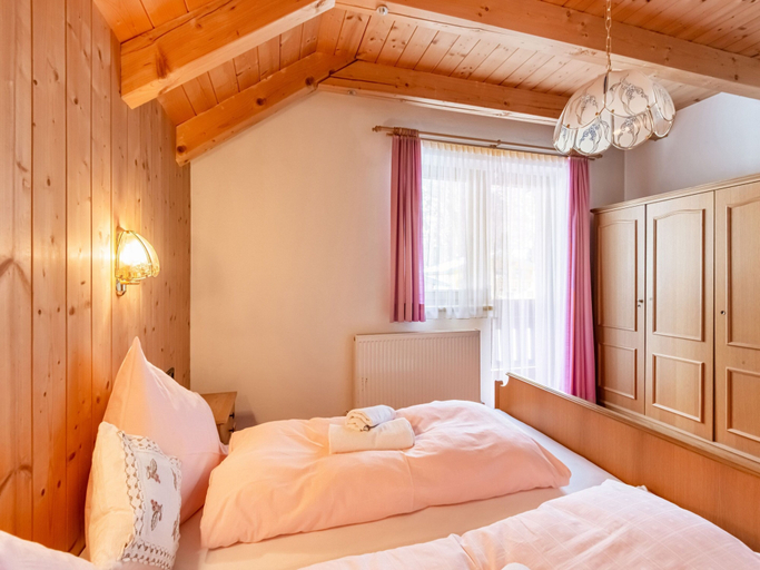 Bedroom 4, Sunlit Apartment near Ski Area in Längenfeld, Imst