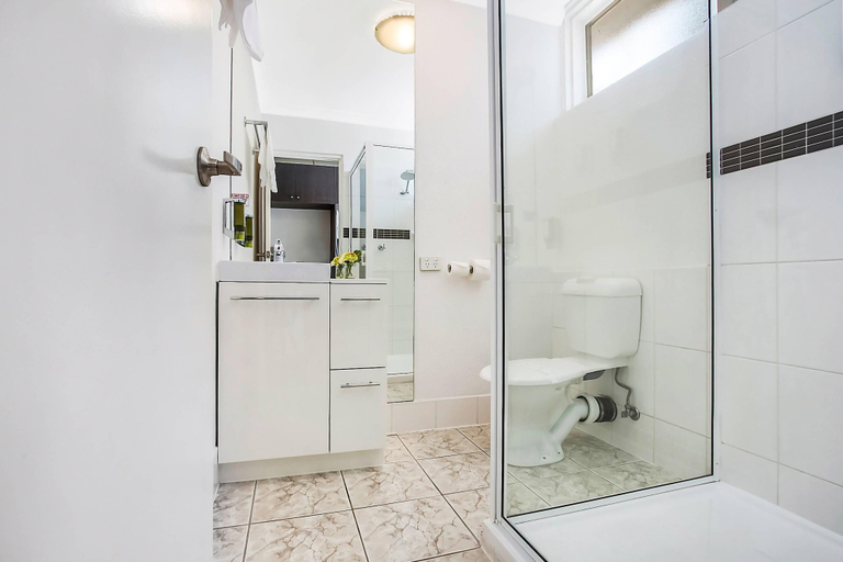 Bathroom 5, Comfort Inn Western, Warrnambool