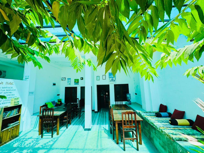 Others 5, Surf Bay Hotel, Pothuvil
