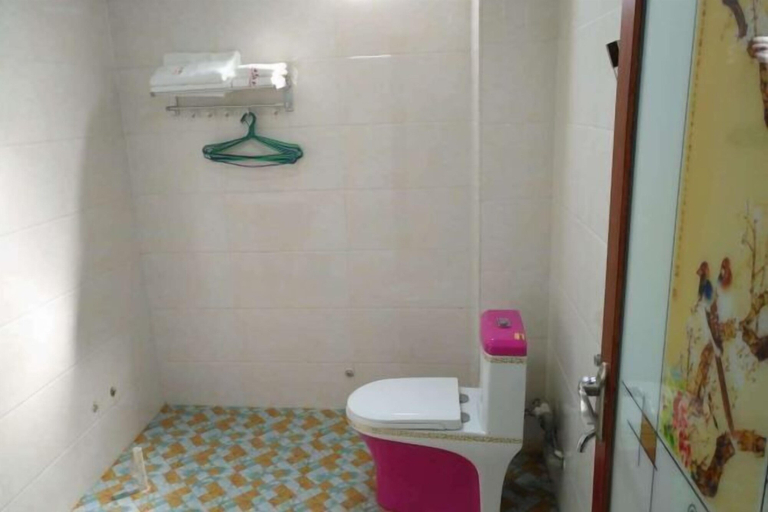 Bathroom 3, Chongzuo Aloft Convenience Hotel, Chongzuo