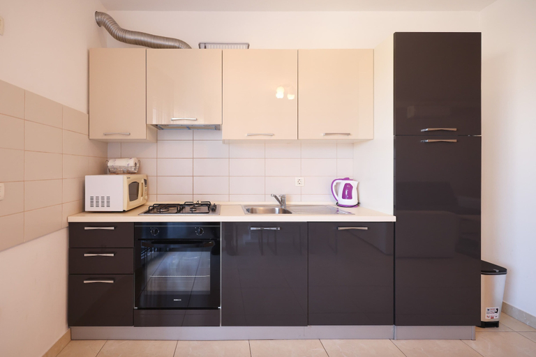 Private kitchen 4, Apartment Skroce, Nin