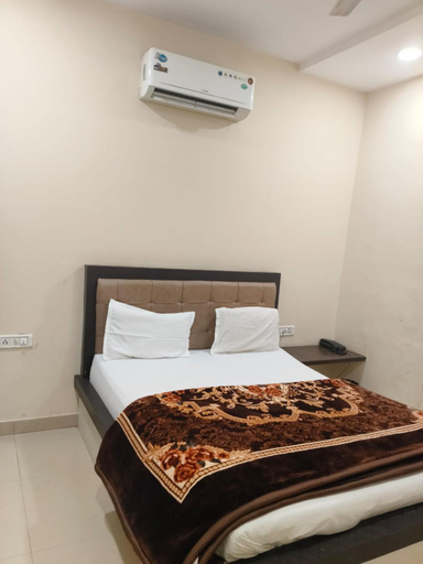 Others 2, Hotel surya, Datia