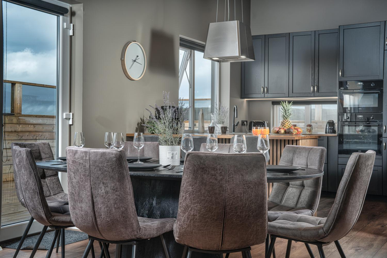 Food & Drinks, Cozy Cabin with Hot Tub & Sauna - Ultimate Retreat, Þingvallahreppur