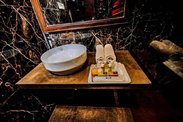 Bathroom 4, Tangerine Boutique Resort, North Goa