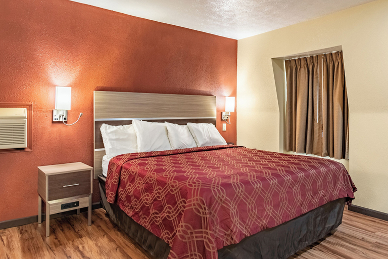 Room 3, Worthington Motor Lodge, Franklin