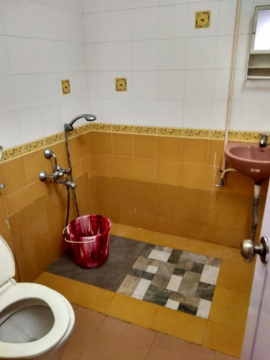 Bathroom 4, Yelagiri Villa, Vellore