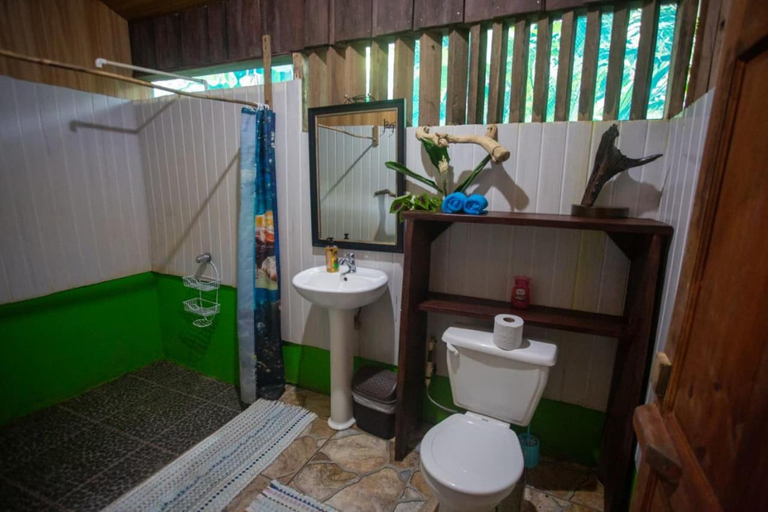 Bathroom 5, Los Paniquines Ecolodge, Osa