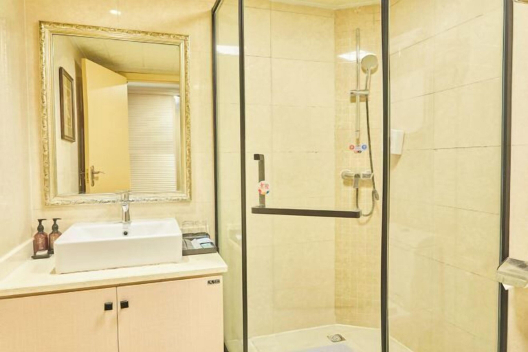 Bathroom 4, Magnotel Hotel (Yichang CBD Shopping Center), Yichang