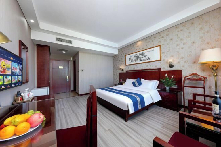 Bedroom 2, Yuan Tong Hotel, Jiuquan