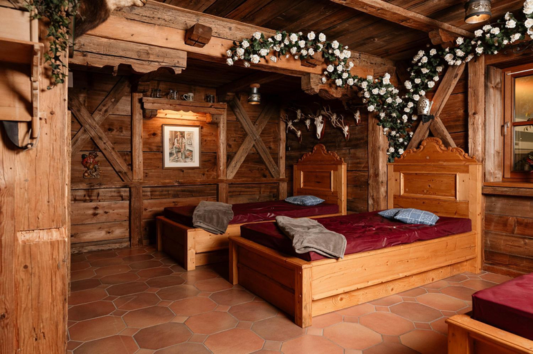 Bedroom, Hotel Neuhausl - herzlich familiar, Berchtesgadener Land