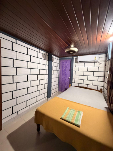 Bedroom 1, Kamal Rooms Ac and non ac, Uttara Kannada