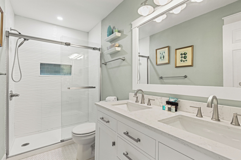 Bathroom 3, Laguna Breeze! Dog-friendly 4BR Beach Escape for 8 With Coastal Charm!, Bay