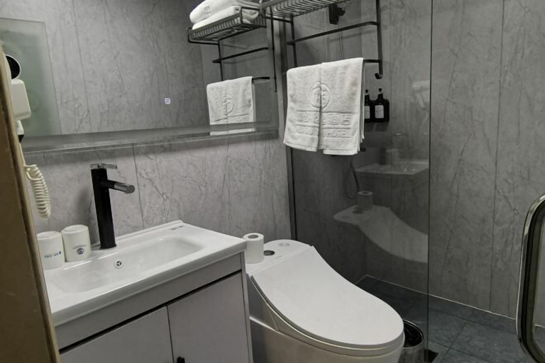 Bathroom 3, Huashuyi Hostel (Shanghai Kongjiang Road), Shanghai
