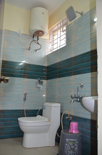 Bathroom 5, Hotel Skyloft Bangalore Airport, Bangalore