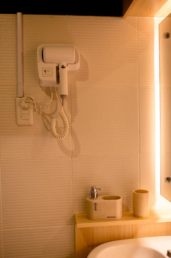 Bathroom 5, THE STUDIO by The Hiltons, Bacolod City