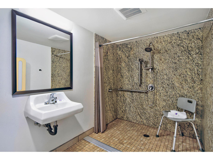 Bathroom 3, Studio6 Victorville, CA - Apple Valley, San Bernardino