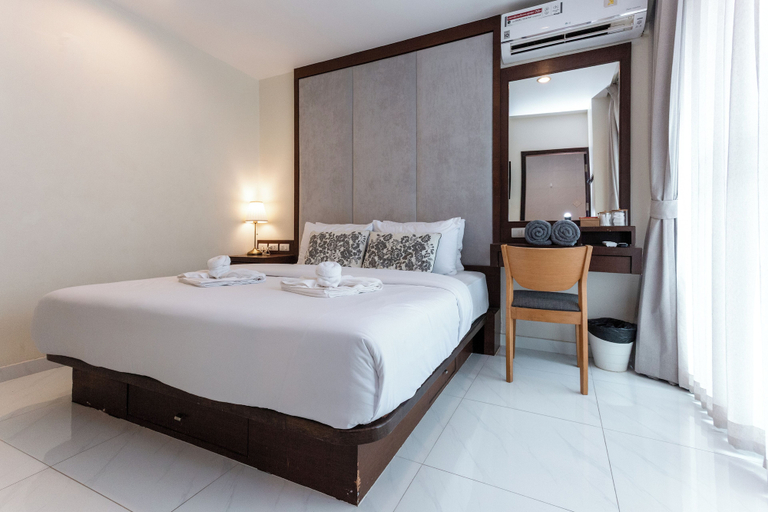 Room 4, 1BR Poolside Fisherman Village C272, Ko Samui