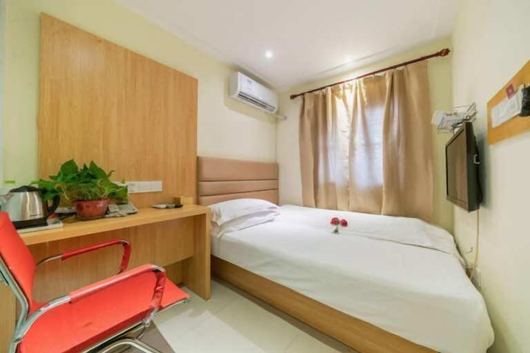 Bedroom 3, Red Lantern Traders Hotel, Nanning