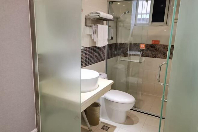 Bathroom 3, Ruisite Hotel, Luxian County, Xuancheng