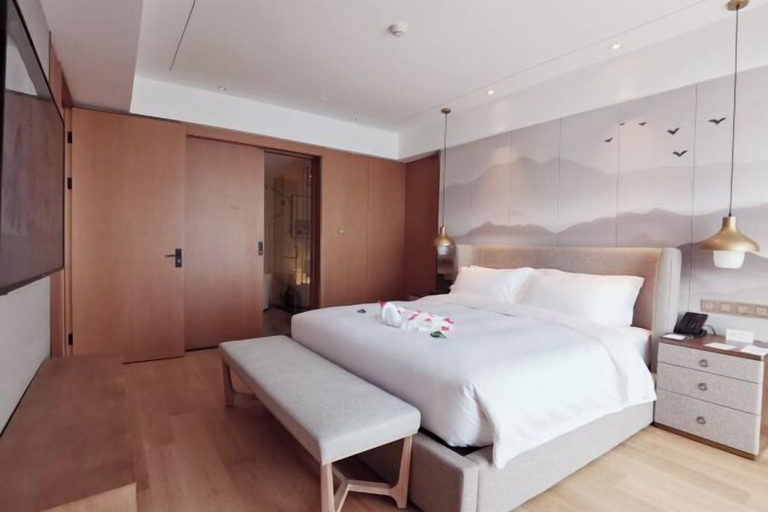 Bedroom 1, Dragon Bay Peninsula Resort Liangzi Lake Wuhan, Wuhan