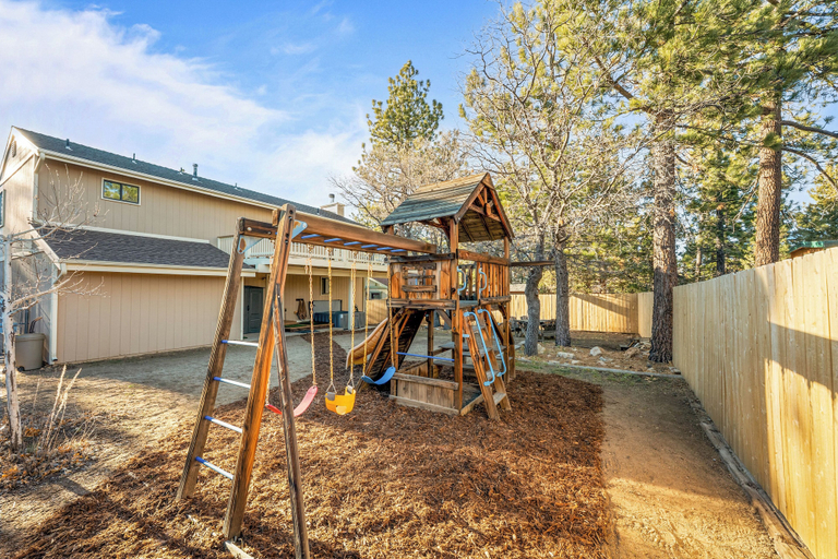 Children's area 5, Beau Bear, San Bernardino