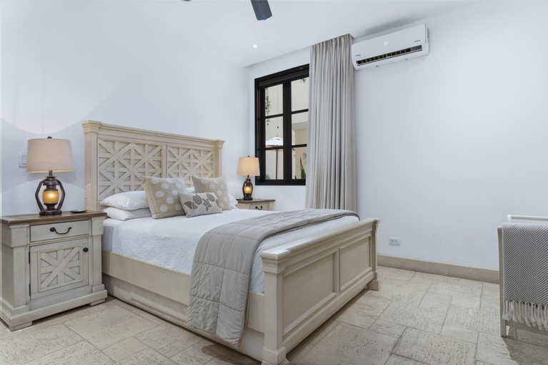 Bedroom 2, Las Catalinas Doorway, Santa Cruz