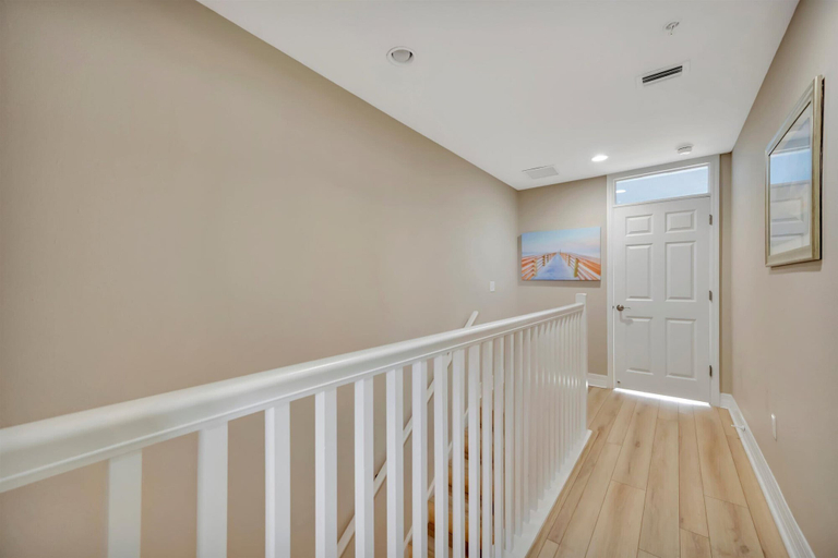 Room 2, Sunrise Waterfront 2BR Townhome - Pool Private Terraces, Hillsborough