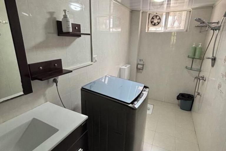 Bathroom 3, Home of Little Bee Guesthouse, Hezhou