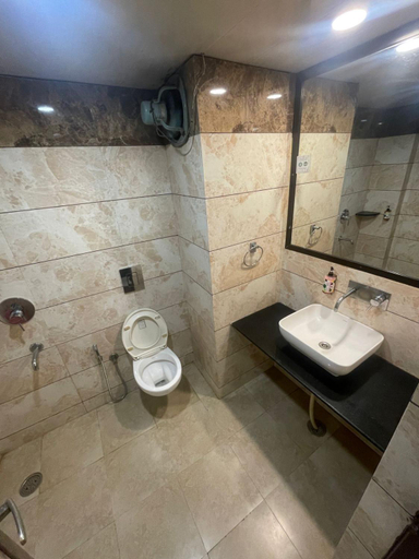 Bathroom 3, Itsy Hotels Solitaire, Ambala