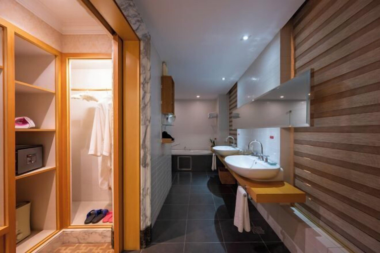 Bathroom 4, Reignwood Pine Valley, Beijing