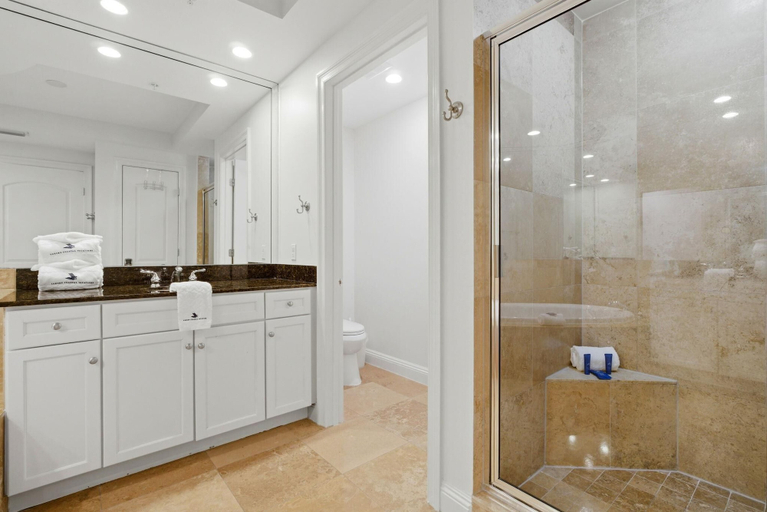 Bathroom 4, Indigo West 602, Escambia