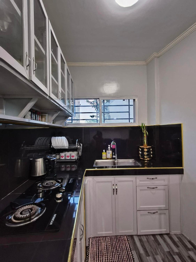 5, Casipe Transient House, Tanay