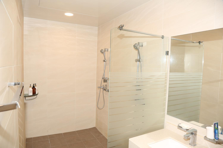 Bathroom 4, Mungang Sulfur Hot Springs, Chungju
