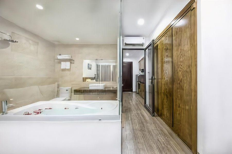 Bathroom, Granda Hotel & Apartment, Cầu Giấy