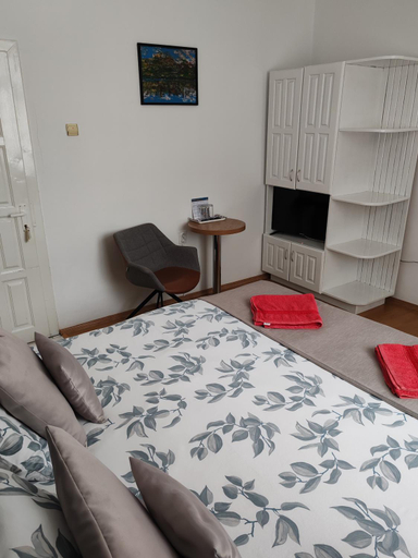 Bedroom 2, Erdos Panzio, Ditrau