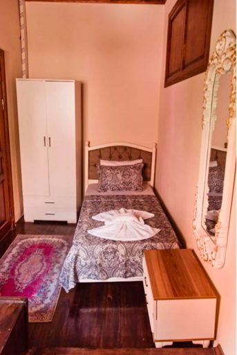 Bedroom 4, Lily Town Guest House, Antalya