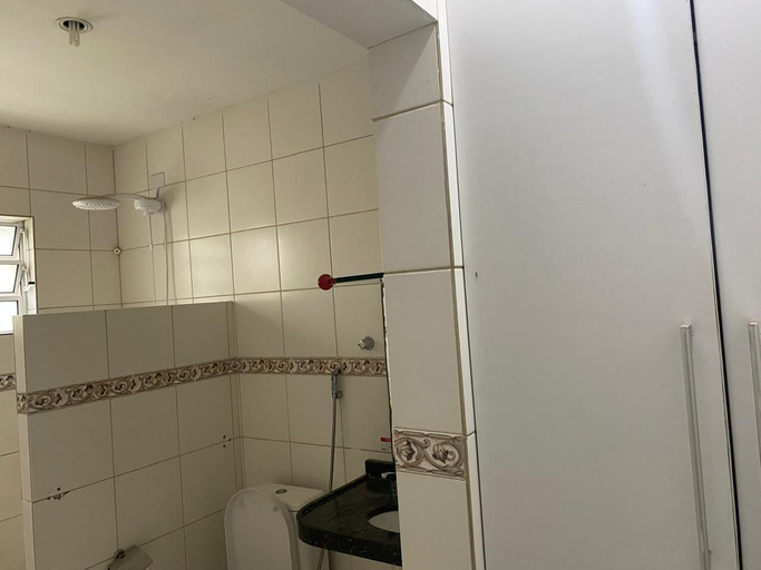 Bathroom 2, Hostel Suites, Recife
