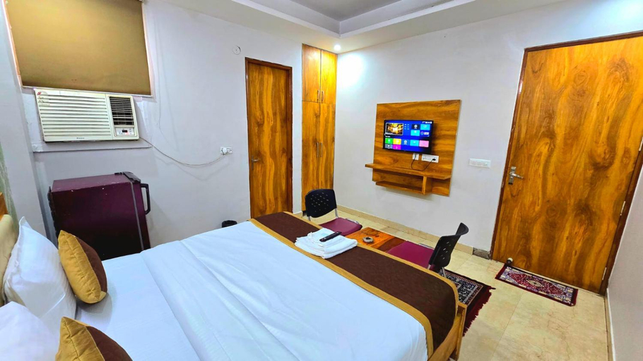 Bedroom 1, Luxury room with attach balcony, Gurgaon