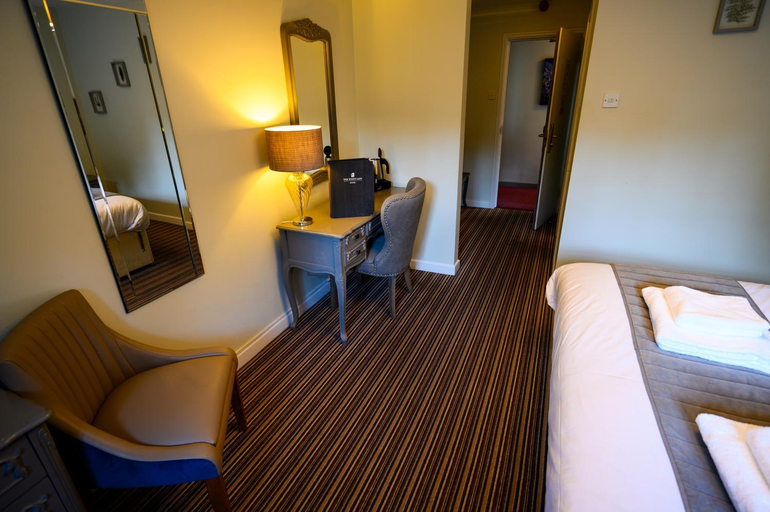 Bedroom, White Lion Hotel, Cheshire East