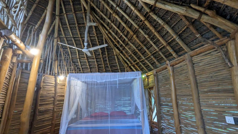Others 3, The Alpha monkey tree house, Tangalle