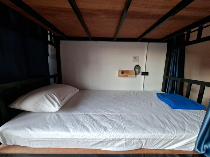 Bedroom 3, Revolution Hostel Koh Tao, Ko Phangan