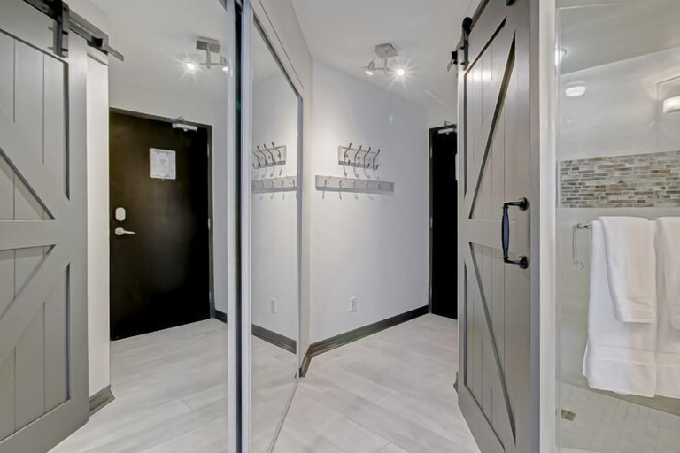Bathroom 5, Yonge Suites Toronto, Toronto