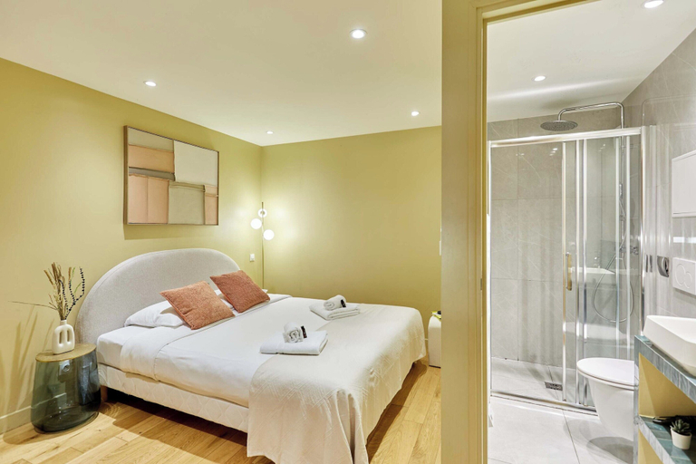 Room 4, Superb AC Studio Center of Paris, Paris