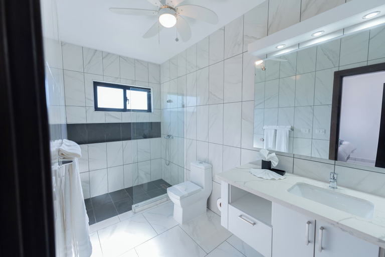 Bathroom 5, Instyle Residences at Casa Linda Villas, Sosua