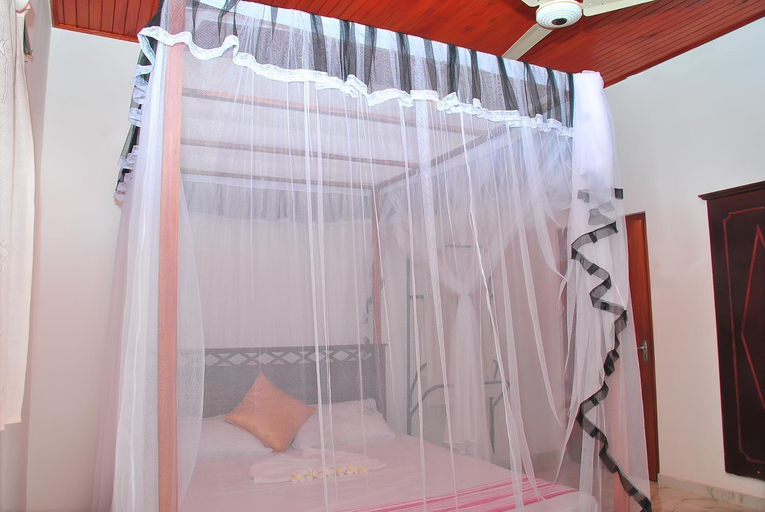 Bedroom 2, White Heaven Villa, Habaraduwa
