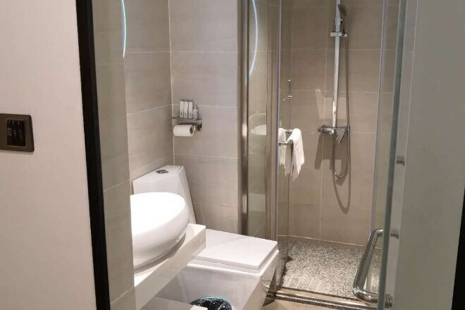 Bathroom 4, Wuchuan Cafeir Hotel, Zhanjiang