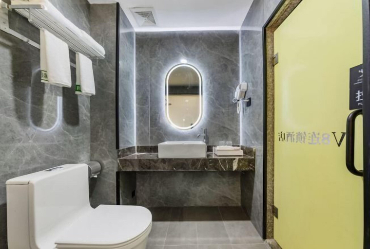 Bathroom 4, V8 Wisdom Hotel (Haikou CRV East Railway Station), Haikou