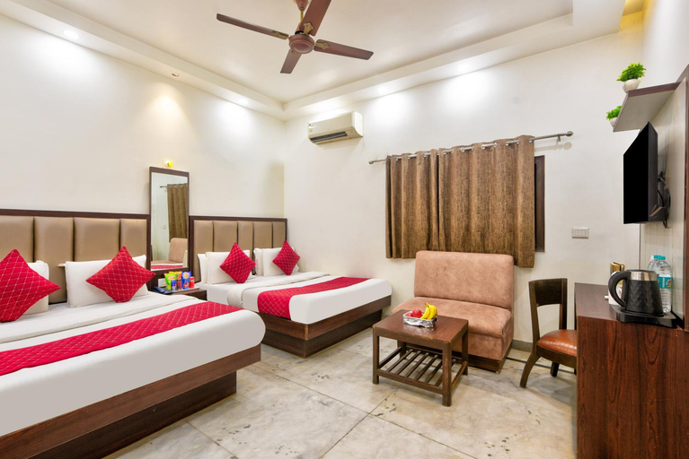 Bedroom, hotel Maharani , Delhi