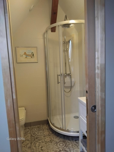 Bathroom 2, Le Grenier D'Isafil, Seine-Maritime