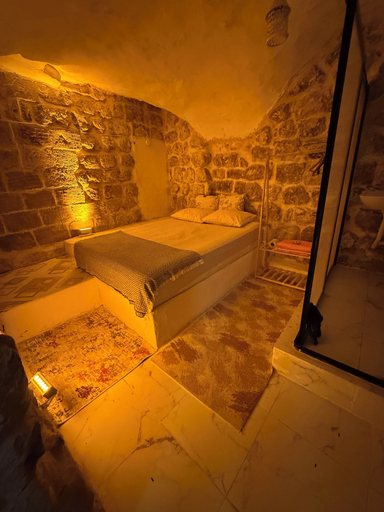 Bathroom, GÖZDE KONAGİ, Kızıltepe
